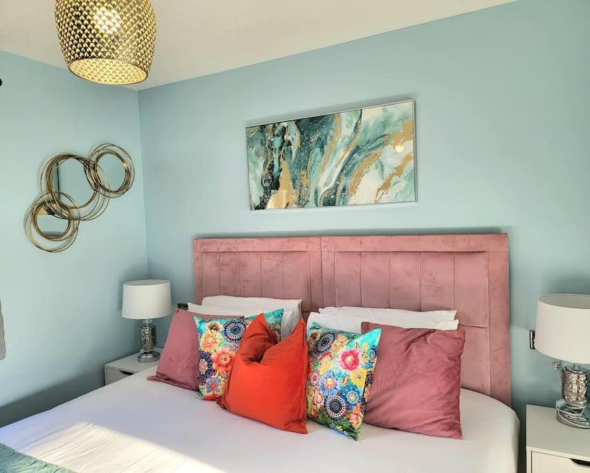 Appartement Harrismith Place By Sensational Short Lets & Serviced With Free Parking & Wi-fi *